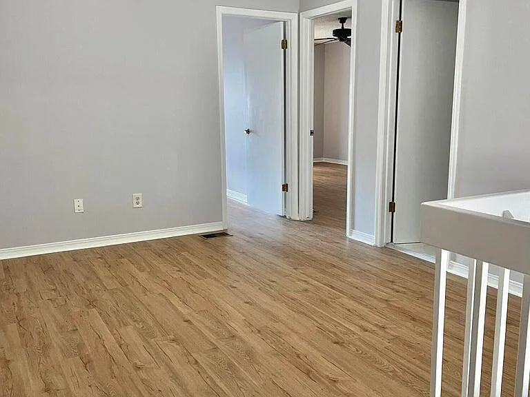 1185 Romaine Cir W — Photo 14