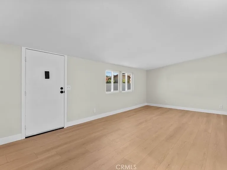 5572 San Bernardino St — Photo 5