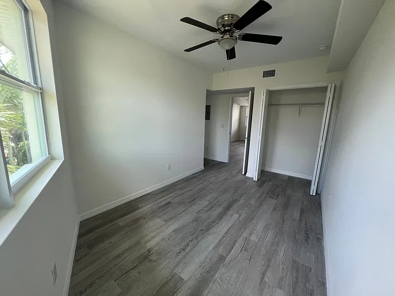 219 S Grandview Ave — Photo 39
