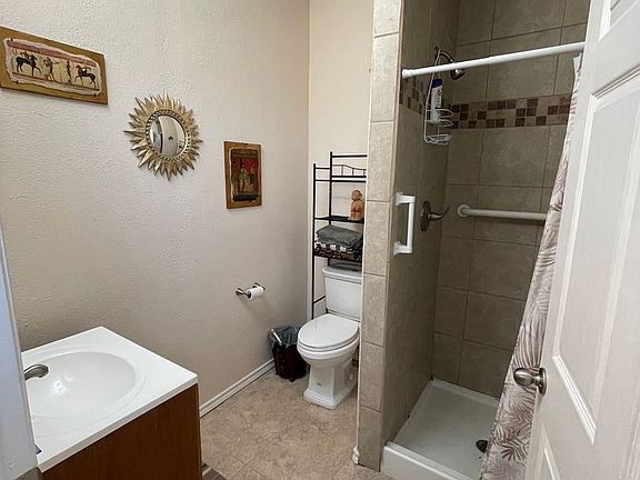 4th image of 532 Stenen Dr
