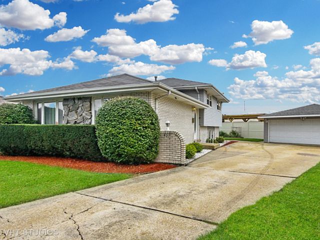 1st image of 4517 W 110th Pl