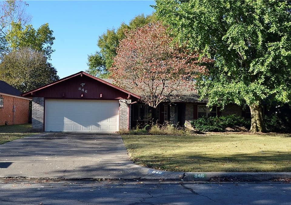 1st image of 846 S Chateau Dr