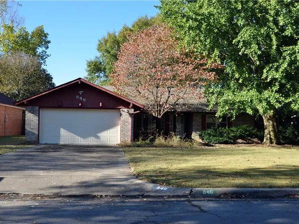 846 S Chateau Dr, Rogers, AR 72758