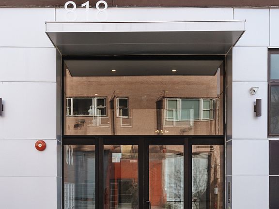 4th image of 818 Lexington Ave #6G