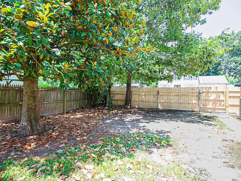 1513 Narbonne Ct — Photo 14