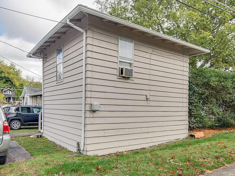 2237 Blair Blvd #B — Photo 13