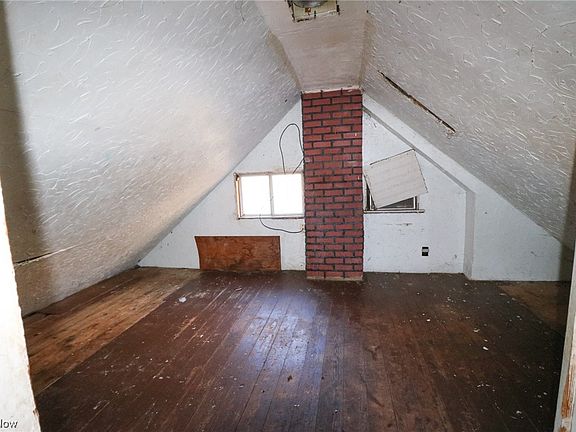 5th image of 7282 Neville Ave