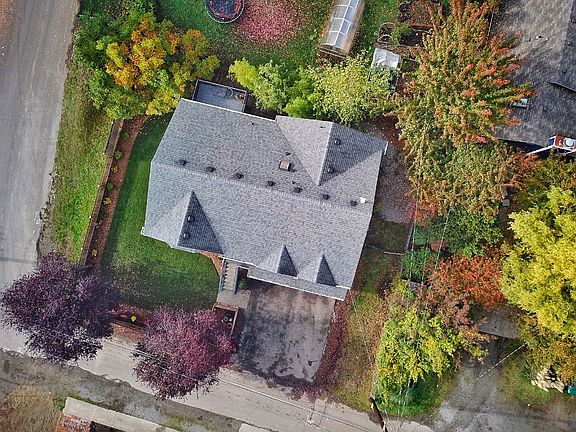 Well sighted on the lot. 