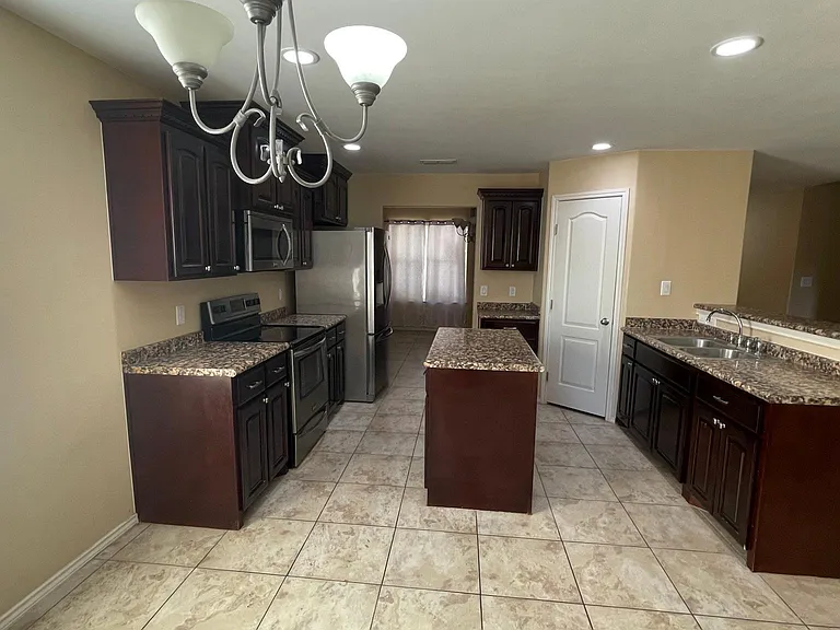 4405 Thunderbird Ave — Photo 25