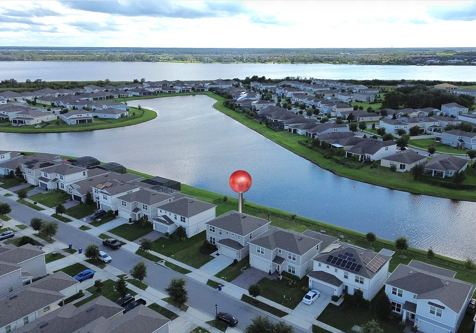 Beautiful Lake View 5 bedrooms Single Family Home with screened patio! — Photo 1