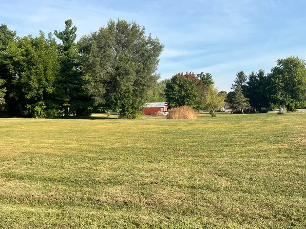 211 N 4th St, Secor, IL 61771