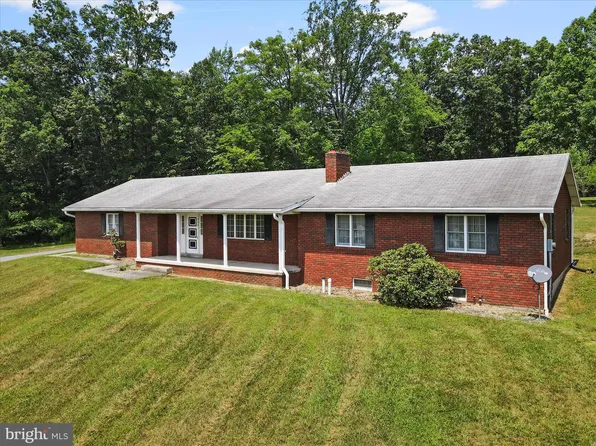 20552 Reservoir St, Three Springs, PA 17264