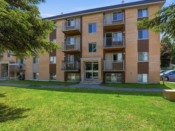 1015 Cartier Blvd #3, Hawkesbury, ON K6A 2Y4