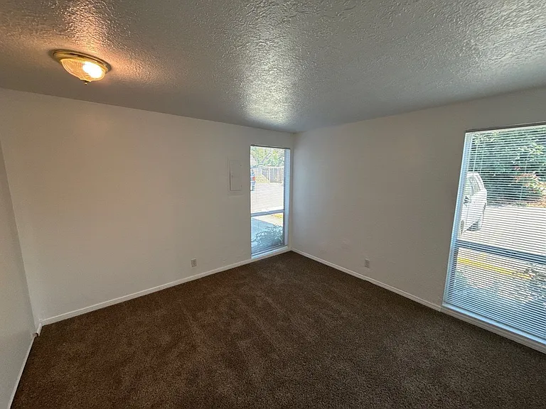 1828 Liberty St NE — Photo 11