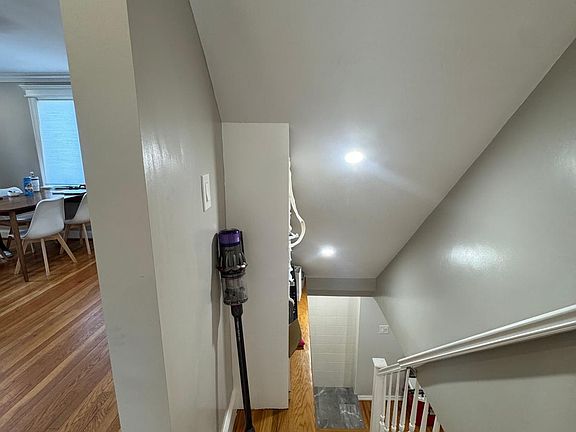 4th image of 16 Moody St