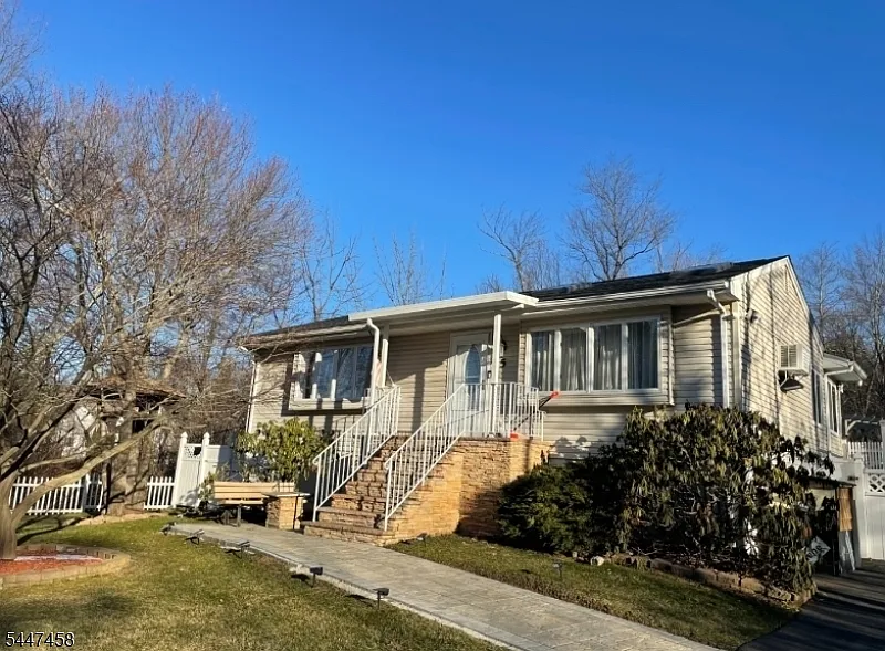 3 bed, 2.0 bath, $4,500 — Photo 1