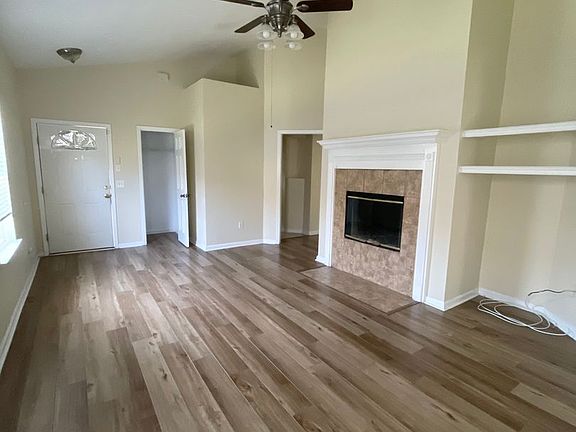 4th image of 3343 Golden Rain Dr