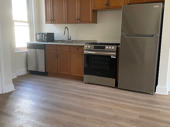3rd image of 2311 Brown St Floor 2