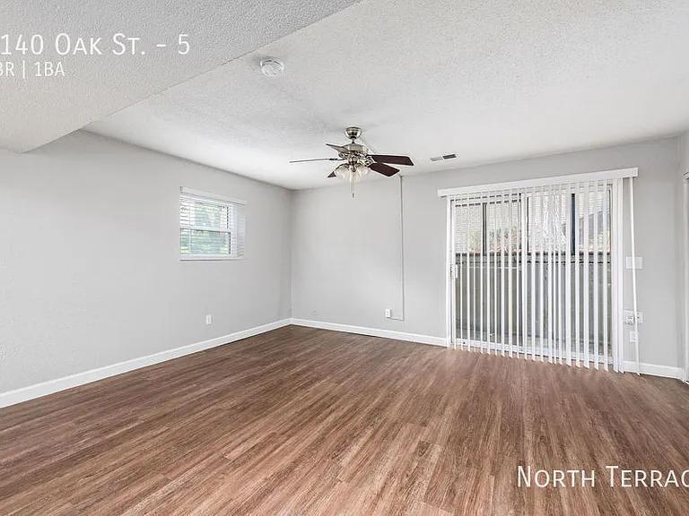 4140 Oak St — Photo 6