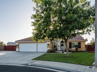 1174 W Windsor Ct, Hanford, CA 93230