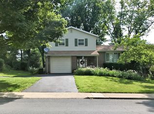 405 Croghan Dr, Carlisle, PA 17013