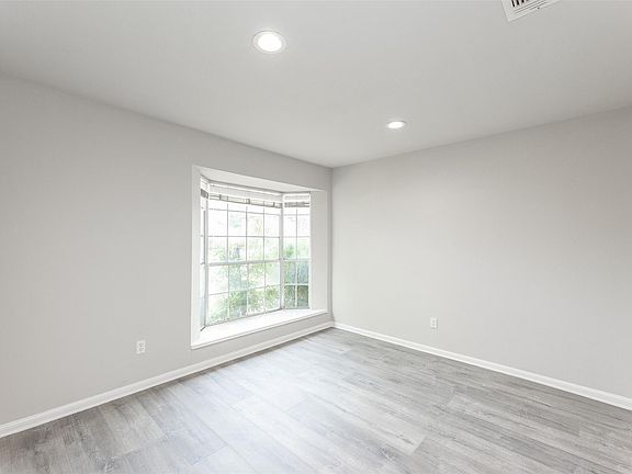 4th image of 21402 Park Royale Dr