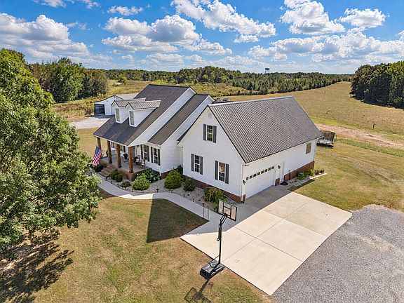 3rd image of 146 Crystal Springs Rd