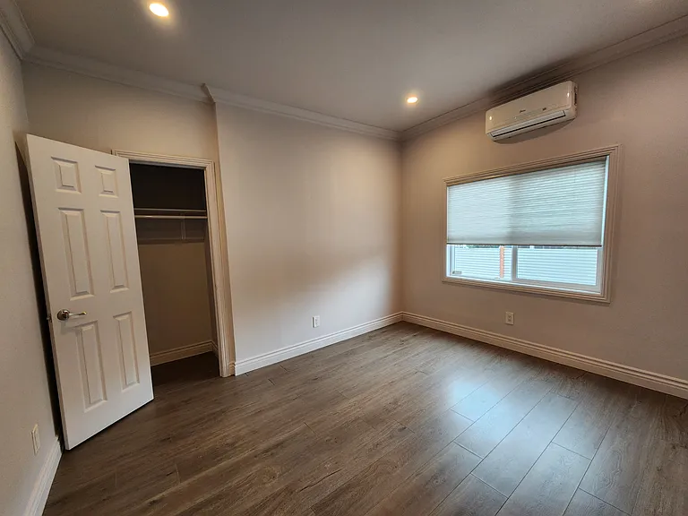 2437 1/4 Houston St #4 — Photo 15