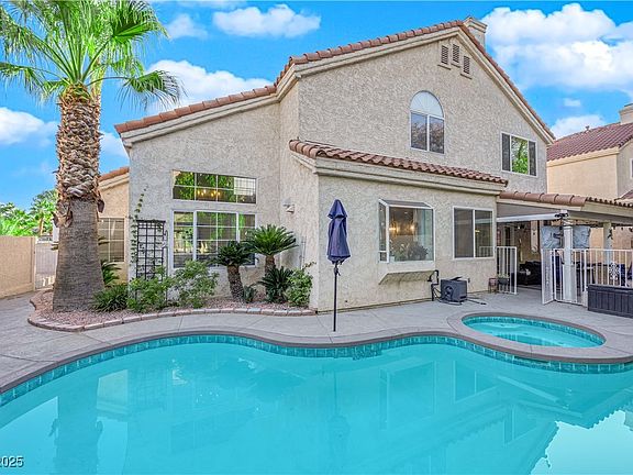 4th image of 7632 Desert Largo Ave