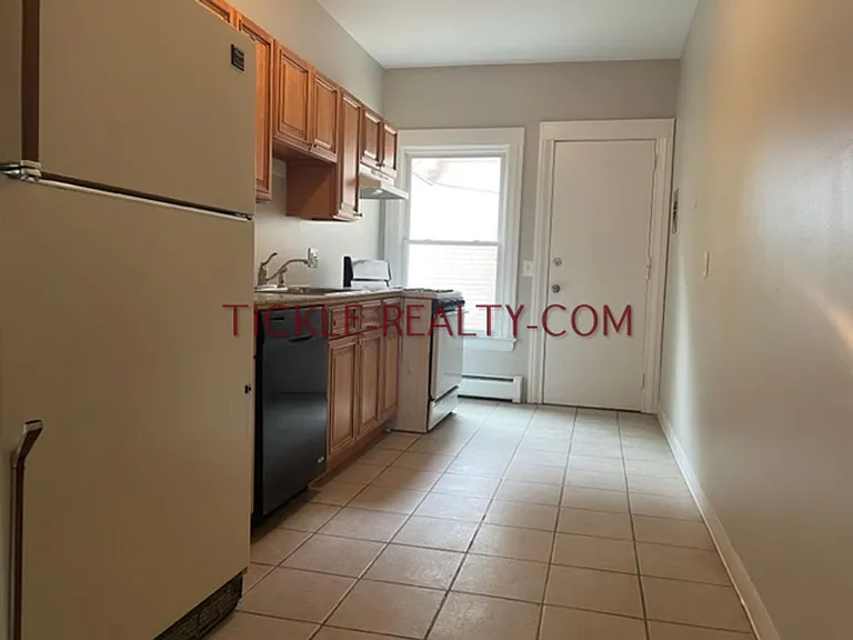 681 Averill Ave. — Photo 5