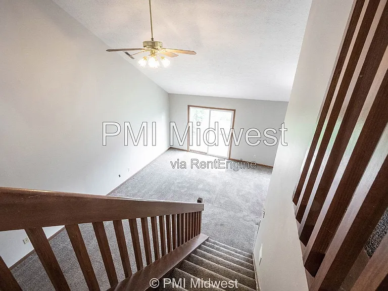 1092 Cobra Dr — Photo 25