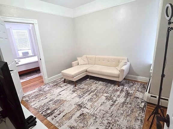 2nd image of 391 Woodlawn Ave