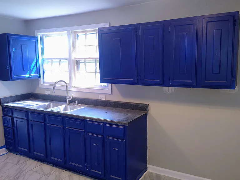 2028 Saxton Ave — Photo 3