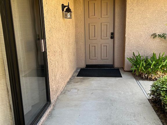 3rd image of 831 Sandberg Ln