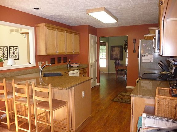 3rd image of 167 Highland Ave