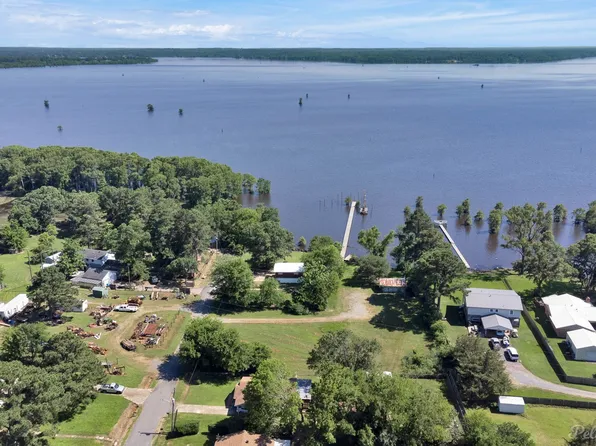 110 Lake St, Oil City, LA 71061