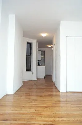 Rented by Tower Brokerage | media 19