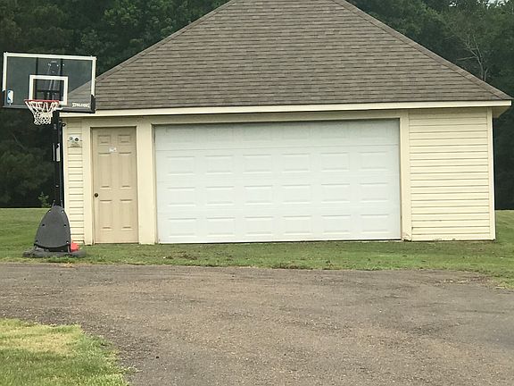 3rd image of 6 Fair Beauty Ave