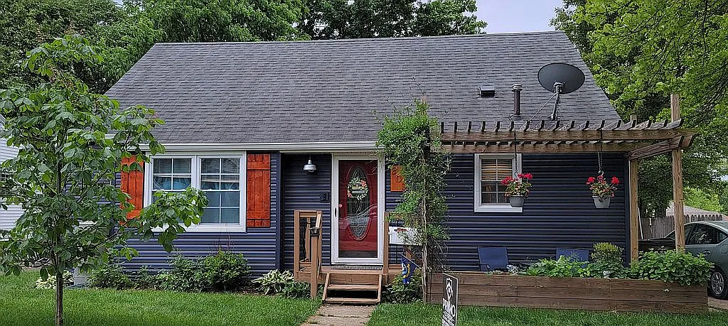 303 Highland Ave photo 1