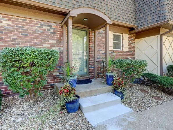 7615 Johnson Dr, Overland Park, KS 66202