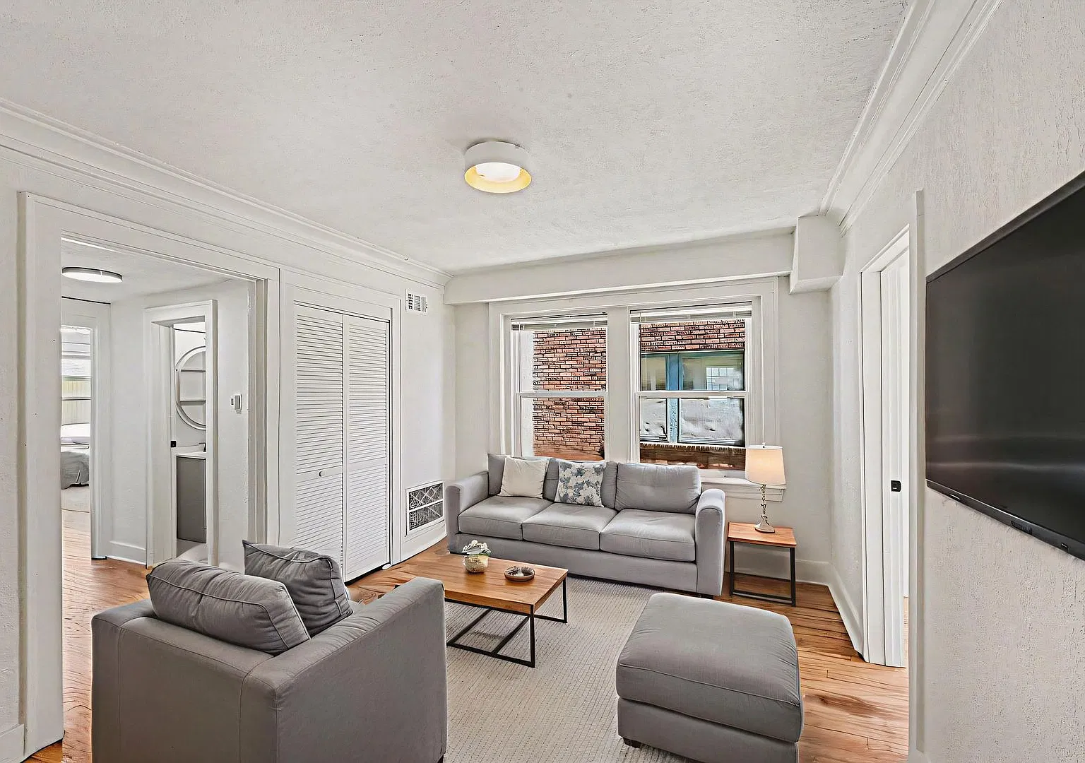 The Bristol Apartments — Photo 2