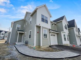 32 Derby Dr #32, Woburn, MA 01801