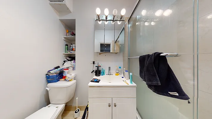 Rented by Bond New York | media 13