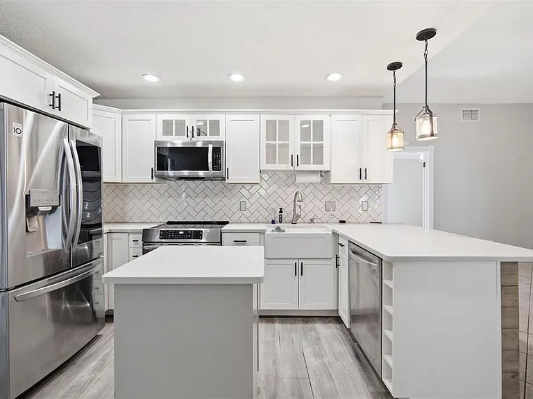 7403 Providence Rd — Photo 39