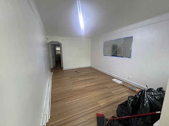 4th image of 2547 Hone Ave APT 1