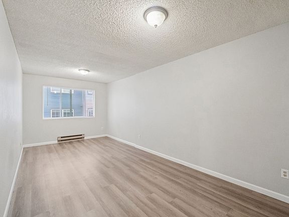 3rd image of 4327 8th Ave NE APT B204