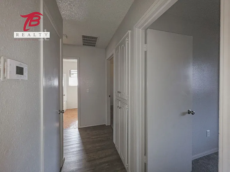 6811 Lyrewood Ln — Photo 56