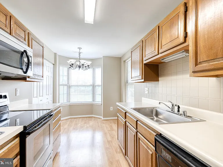 3512 Thomas Pointe Ct #1B — Photo 1