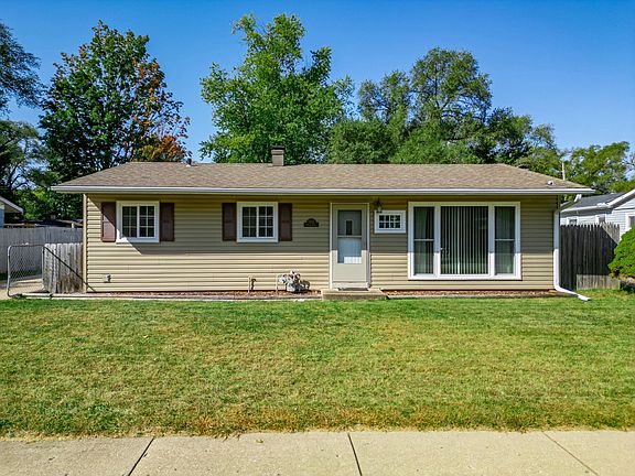 2nd image of 7902 Scott Ln