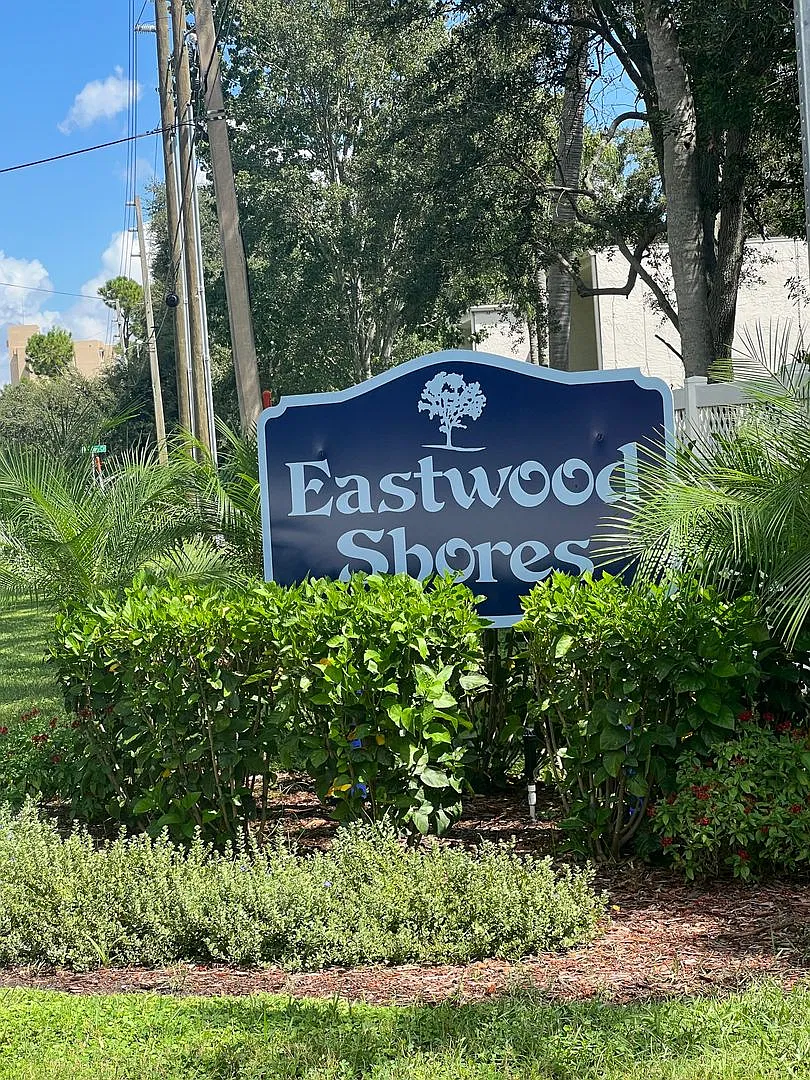 2 Story condo Clearwater close to Airport — Photo 1